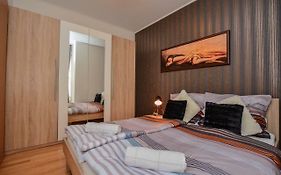 Design Free Parking Apartment In City Center